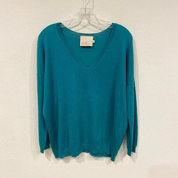 Absolut Cashmere V-Neck Sweater Size XS EUC - Picture 2 of 5